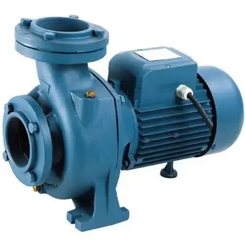 نمای کناری از یک پمپ آب سانتریفیوژ