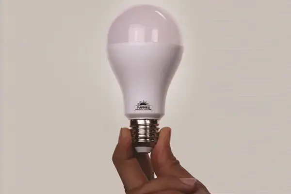 تصویری از لامپ حبابی پارمیس مدل led bulb 12w آفتابی